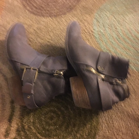 Boots - Picture 2 of 3